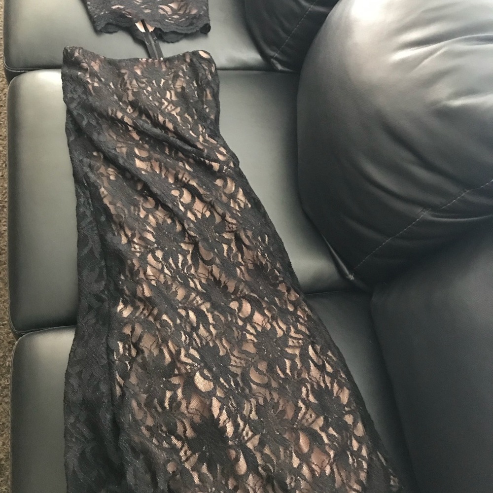 Gown - Picture 2 of 3